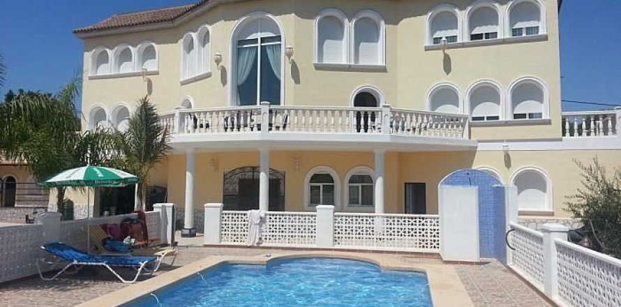 Villa in Alfaz del Pi, Alicante, Spanien 5 Schlafzimmer, 818 m2 Nr. 44588