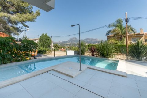 Villa zum Verkauf in Alfaz del Pi, Alicante, Spanien 3 Schlafzimmer, 407 m2 Nr. 44149 - Foto 2