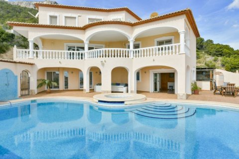 Villa zum Verkauf in Calpe, Alicante, Spanien 6 Schlafzimmer, 415 m2 Nr. 42195 - Foto 1