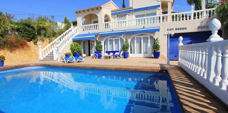 Villa in El Campello, Alicante, Spanien 4 Schlafzimmer, 400 m2 Nr. 44094