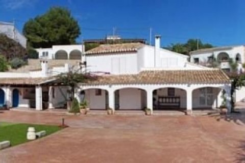 Villa zum Verkauf in Calpe, Alicante, Spanien 4 Schlafzimmer, 300 m2 Nr. 43934 - Foto 3