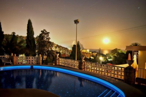 Villa zum Verkauf in Calpe, Alicante, Spanien 10 Schlafzimmer, 576 m2 Nr. 44349 - Foto 1