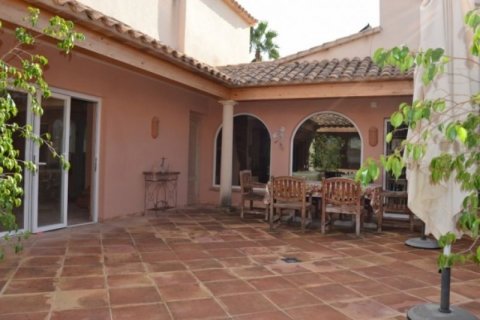 Villa zum Verkauf in Alfaz del Pi, Alicante, Spanien 4 Schlafzimmer, 470 m2 Nr. 45737 - Foto 2