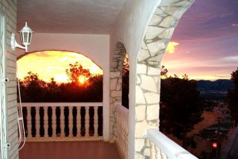 Villa zum Verkauf in La Nucia, Alicante, Spanien 3 Schlafzimmer, 320 m2 Nr. 45359 - Foto 7