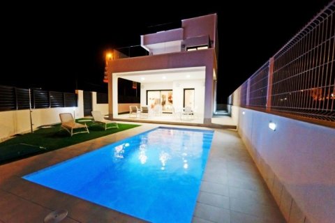 Villa zum Verkauf in Guardamar del Segura, Alicante, Spanien 3 Schlafzimmer, 116 m2 Nr. 43185 - Foto 1