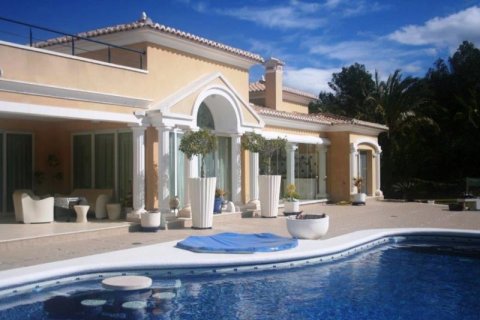 Villa zum Verkauf in Calpe, Alicante, Spanien 4 Schlafzimmer, 460 m2 Nr. 45619 - Foto 1