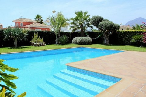 Villa zum Verkauf in Alfaz del Pi, Alicante, Spanien 7 Schlafzimmer, 554 m2 Nr. 44150 - Foto 4