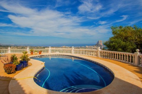 Villa zum Verkauf in Calpe, Alicante, Spanien 4 Schlafzimmer, 300 m2 Nr. 42775 - Foto 1
