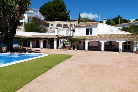 Villa zum Verkauf in Calpe, Alicante, Spanien 4 Schlafzimmer, 300 m2 Nr. 43934 - Foto 1