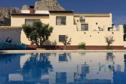 Villa zum Verkauf in Polop, Alicante, Spanien 6 Schlafzimmer, 268 m2 Nr. 45771 - Foto 1