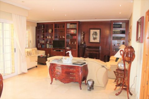 Villa zum Verkauf in Benidorm, Alicante, Spanien 7 Schlafzimmer, 455 m2 Nr. 44324 - Foto 10
