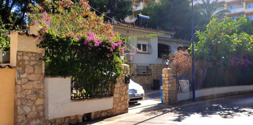 Villa in Benidorm, Alicante, Spanien 7 Schlafzimmer, 380 m2 Nr. 42576