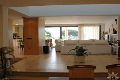 Villa zum Verkauf in Mataro, Barcelona, Spanien 5 Schlafzimmer, 550 m2 Nr. 41420 - Foto 2