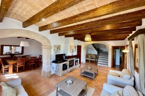 Finca zum Verkauf in Llubi, Mallorca, Spanien 4 Schlafzimmer, 245 m2 Nr. 46777 - Foto 6