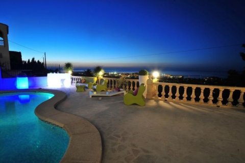 Villa zum Verkauf in Denia, Alicante, Spanien 3 Schlafzimmer, 250 m2 Nr. 44902 - Foto 2