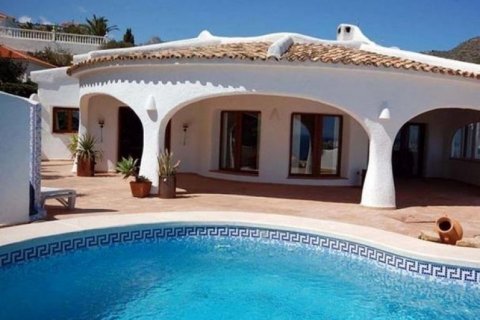 Villa zum Verkauf in Calpe, Alicante, Spanien 2 Schlafzimmer, 220 m2 Nr. 44463 - Foto 1