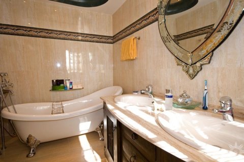 Villa zum Verkauf in Marbella, Malaga, Spanien 4 Schlafzimmer, 340 m2 Nr. 41414 - Foto 8