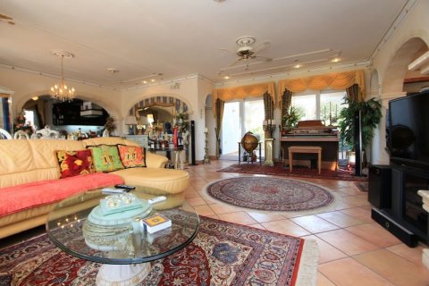 Villa zum Verkauf in Calpe, Alicante, Spanien 3 Schlafzimmer, 300 m2 Nr. 42983 - Foto 9