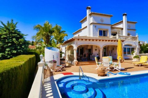 Villa zum Verkauf in Calpe, Alicante, Spanien 3 Schlafzimmer, 300 m2 Nr. 42983 - Foto 2