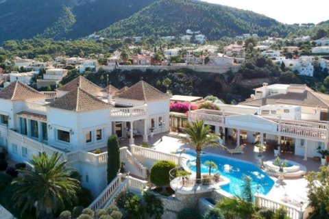 Villa zum Verkauf in Denia, Alicante, Spanien 4 Schlafzimmer, 469 m2 Nr. 45403 - Foto 1