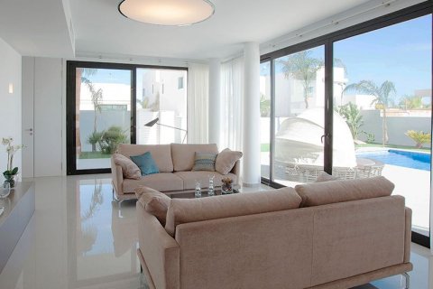 Villa zum Verkauf in Guardamar del Segura, Alicante, Spanien 4 Schlafzimmer, 185 m2 Nr. 44930 - Foto 6