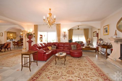 Villa zum Verkauf in Marbella, Malaga, Spanien 4 Schlafzimmer, 340 m2 Nr. 41414 - Foto 13