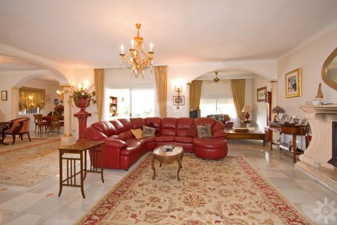 Villa zum Verkauf Marbella, Malaga, Spanien 4 Schlafzimmer, 340 m2 Nr. 41414 - Foto 13