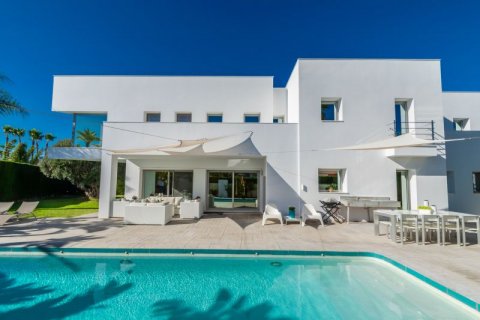 Villa zum Verkauf in Alfaz del Pi, Alicante, Spanien 5 Schlafzimmer, 338 m2 Nr. 42594 - Foto 4