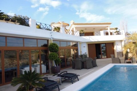 Villa zum Verkauf in Calpe, Alicante, Spanien 5 Schlafzimmer, 380 m2 Nr. 44952 - Foto 2
