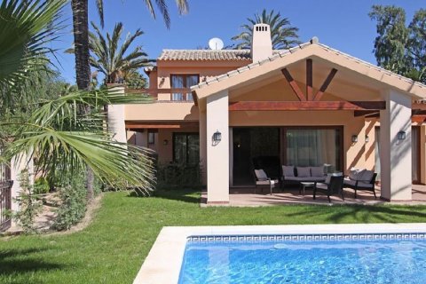 Villa zum Verkauf in Marbella, Malaga, Spanien 5 Schlafzimmer, 490 m2 Nr. 45273 - Foto 1