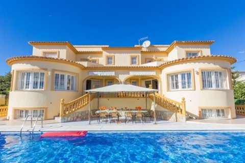 Villa zum Verkauf in Calpe, Alicante, Spanien 8 Schlafzimmer, 600 m2 Nr. 45025 - Foto 1