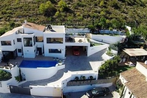 Villa zum Verkauf in Denia, Alicante, Spanien 3 Schlafzimmer, 242 m2 Nr. 45230 - Foto 1