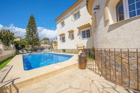 Villa zum Verkauf in Calpe, Alicante, Spanien 5 Schlafzimmer, 367 m2 Nr. 43992 - Foto 2