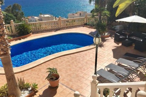 Villa zum Verkauf in El Campello, Alicante, Spanien 6 Schlafzimmer, 416 m2 Nr. 44000 - Foto 2