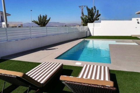 Villa zum Verkauf in Guardamar del Segura, Alicante, Spanien 3 Schlafzimmer, 150 m2 Nr. 43198 - Foto 4