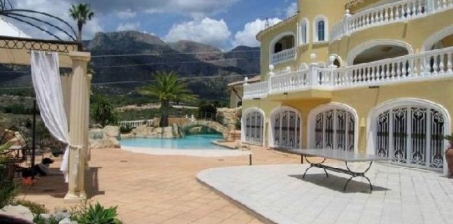 Villa in La Nucia, Alicante, Spanien 8 Schlafzimmer, 2 m2 Nr. 43913