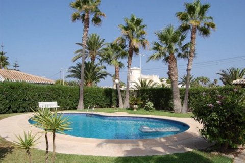 Villa zum Verkauf in Cabo Roig, Alicante, Spanien 4 Schlafzimmer, 300 m2 Nr. 48023 - Foto 2