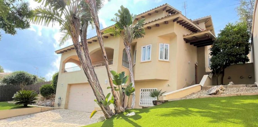 Villa in Castelldefels, Barcelona, Spanien 4 Schlafzimmer, 240 m2 Nr. 49807