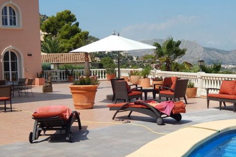 Villa zum Verkauf in Denia, Alicante, Spanien 5 Schlafzimmer, 425 m2 Nr. 50317 - Foto 4