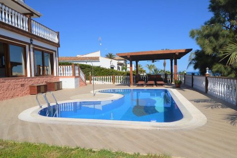 Villa zum Verkauf in Playa Flamenca II, Alicante, Spanien 7 Schlafzimmer, 500 m2 Nr. 50845 - Foto 5