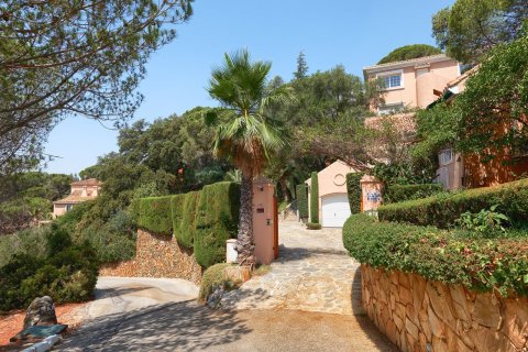 Villa zum Verkauf in Benahavis, Malaga, Spanien 5 Schlafzimmer, 790 m2 Nr. 50024 - Foto 1