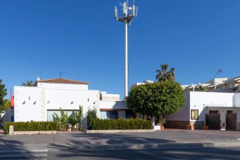 Gewerbeimmobilien zum Verkauf in Denia, Alicante, Spanien 1 Schlafzimmer, 900 m2 Nr. 50137 - Foto 4