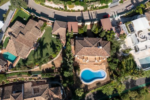 Villa zum Verkauf in El Herrojo, Malaga, Spanien 6 Schlafzimmer, 579 m2 Nr. 53578 - Foto 23