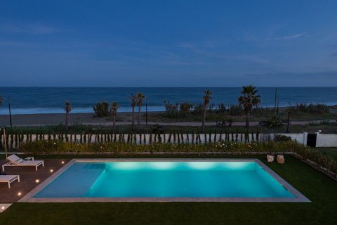 Villa zum Verkauf in Estepona, Malaga, Spanien 5 Schlafzimmer, 454 m2 Nr. 53410 - Foto 4