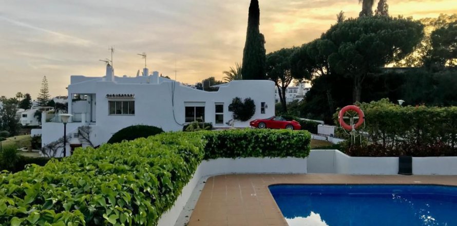 Townhouse in Nueva Andalucia, Malaga, Spanien 4 Schlafzimmer, 212 m2 Nr. 53471