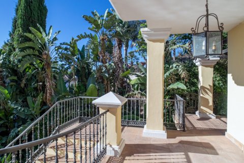 Villa zum Verkauf in El Herrojo, Malaga, Spanien 6 Schlafzimmer, 579 m2 Nr. 53578 - Foto 9