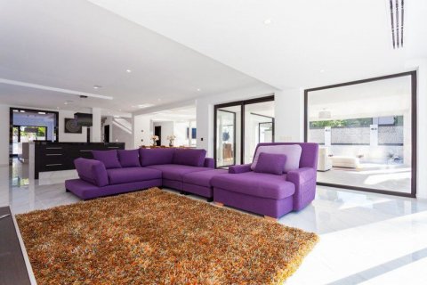 Villa zum Verkauf in Marbella, Malaga, Spanien 5 Schlafzimmer, 597 m2 Nr. 53440 - Foto 3