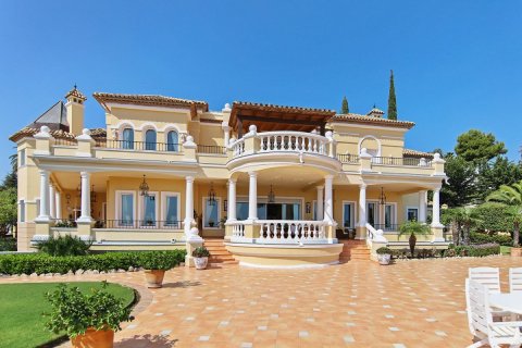 Villa zum Verkauf in El Paraiso, Malaga, Spanien 5 Schlafzimmer, 953 m2 Nr. 53418 - Foto 4