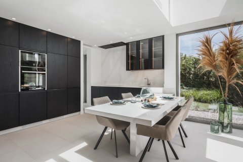 Villa zum Verkauf Estepona, Malaga, Spanien 5 Schlafzimmer, 845 m2 Nr. 53569 - Foto 4