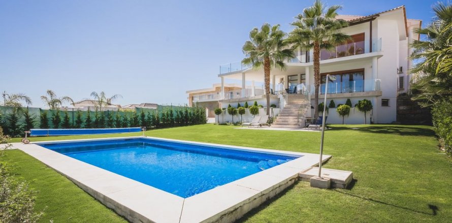 Villa in Benahavis, Malaga, Spanien 5 Schlafzimmer, 555 m2 Nr. 53412